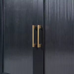 Letto a scomparsa Queen Murphy Bed con gamba dorata, letto a scomparsa formato Queen Size con ante in vetro smerigliato e cassetti finti