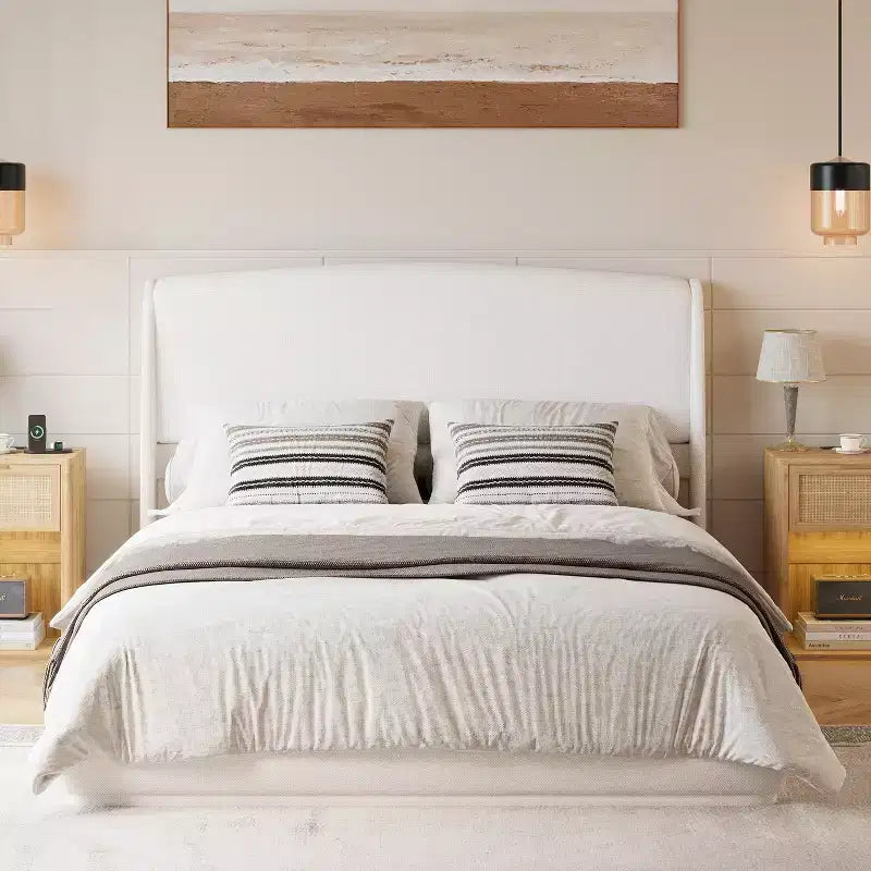 Letto a piattaforma Queen imbottito con testiera ad ali imbottita, letto a basso profilo - ModernLuxe