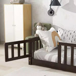 Letto a castello Sailvan con recinzione e porta, Struttura letto per bambini in legno massello per bambini piccoli