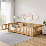 Letto a castello Sailvan con recinzione e porta, Struttura letto per bambini in legno massello per bambini piccoli