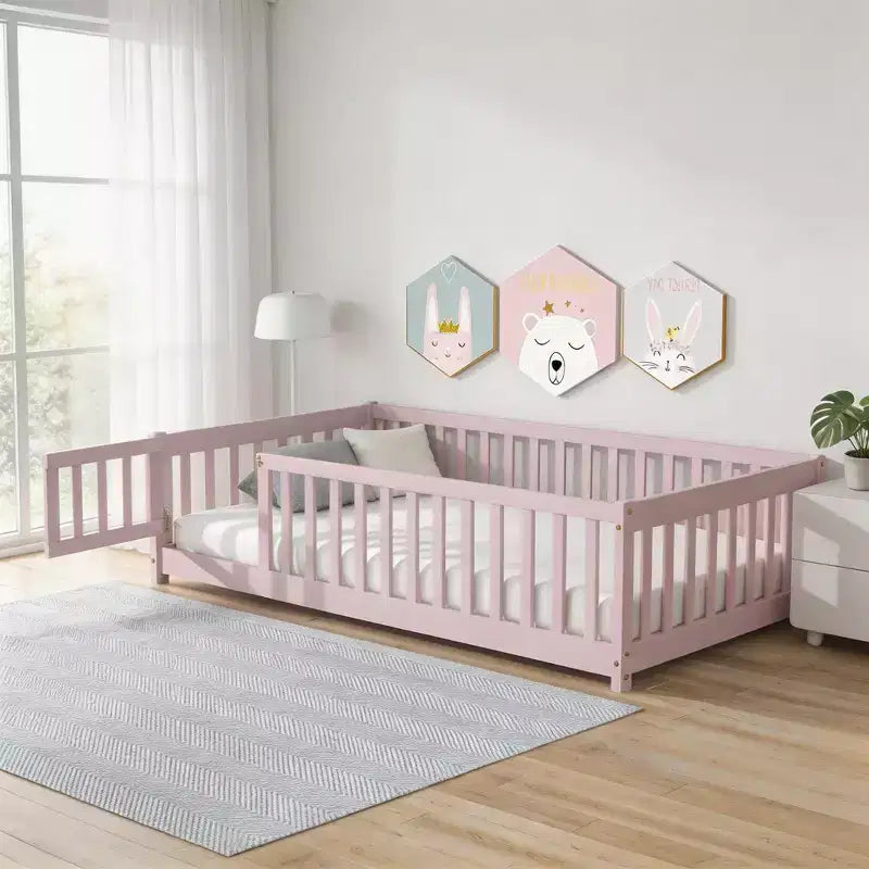 Letto a castello Sailvan con recinzione e porta, Struttura letto per bambini in legno massello per bambini piccoli