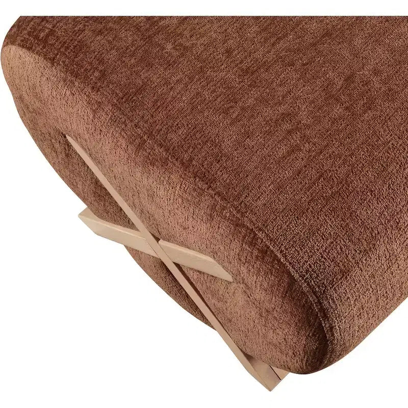 Meridian Furniture Pouf rivestito in tessuto Akira