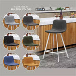 Sgabello da bar LeisureMod Elland 35 in pelle imbottita con base bianca in acciaio inossidabile - Sgabello moderno ad altezza bancone per cucina, bar e pub